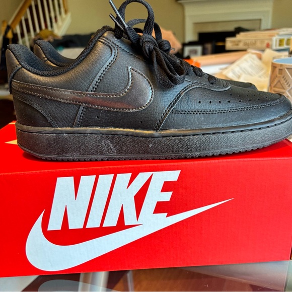 Nike COURT/VISION LOW Triple Black Women’s Sneakers in Size 9M BNIB - Picture 5 of 15